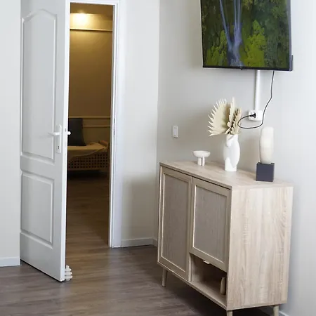 Apartment Su Casa - Rezerva Acum Spatios Ultracentral, Ceai, Cafea, Filtru Apa Rece-fierbinte, Parcare Gratuita In Zona Craiova